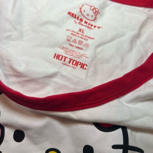 Hello Kitty red trim crop top tee in XL - Picture 3 of 6